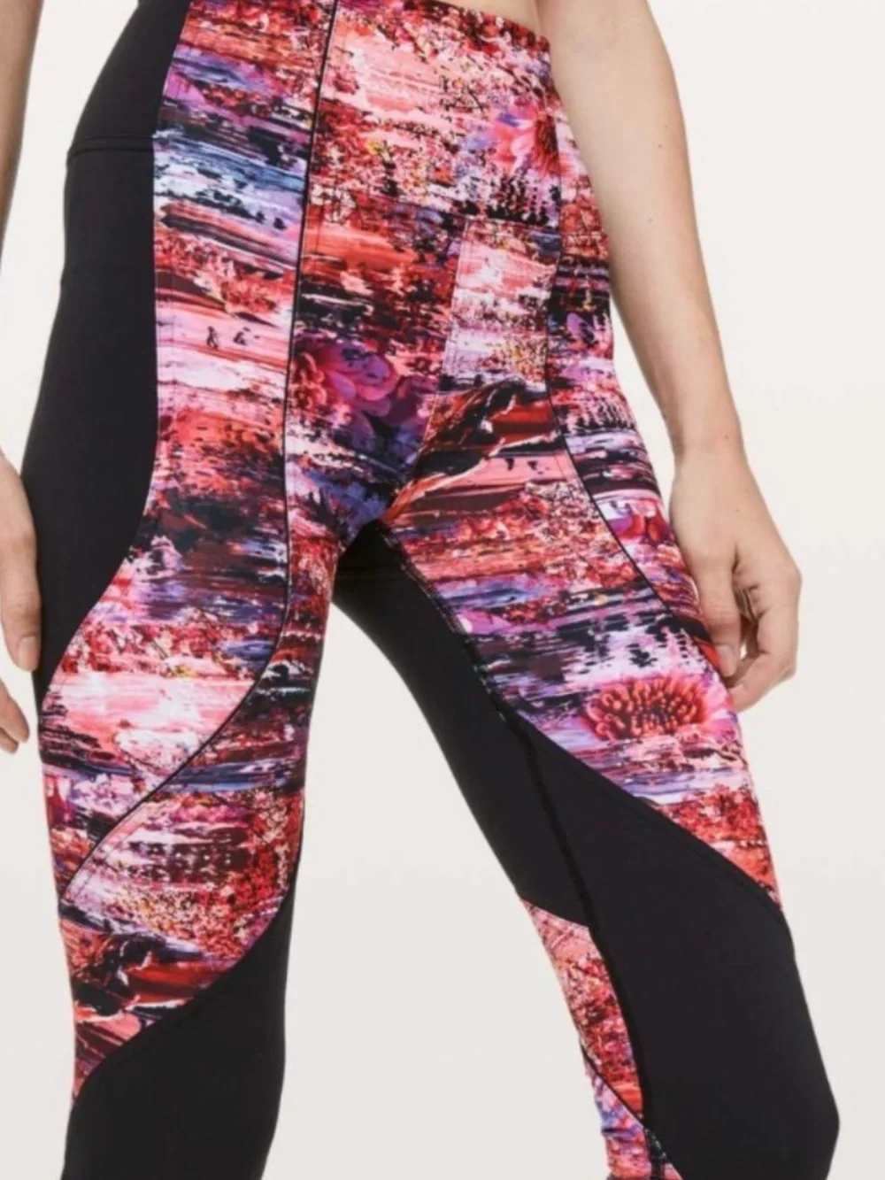 Printed High-Waist Active Leggings in Multi-Color